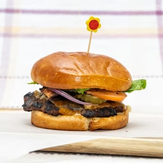 Classic Bacon & Cheddar Burger