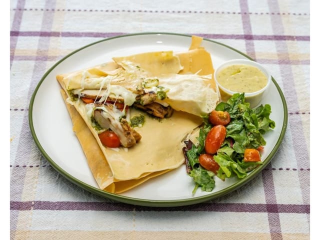 Grilled Chicken & Pesto Crêpe.